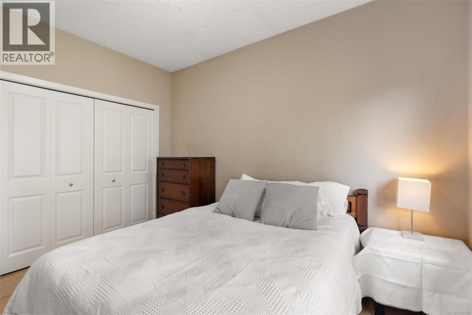 #301 2844 Bryn Maur Rd - 13
