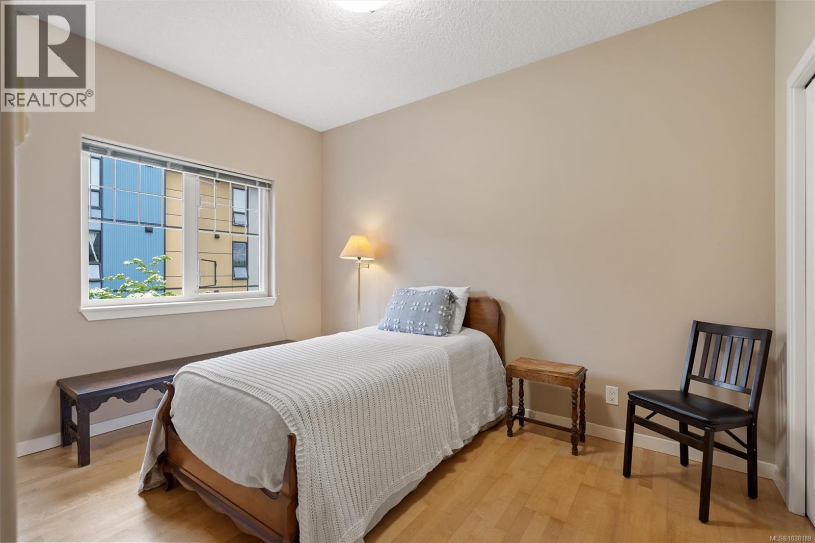 #301 2844 Bryn Maur Rd - 15