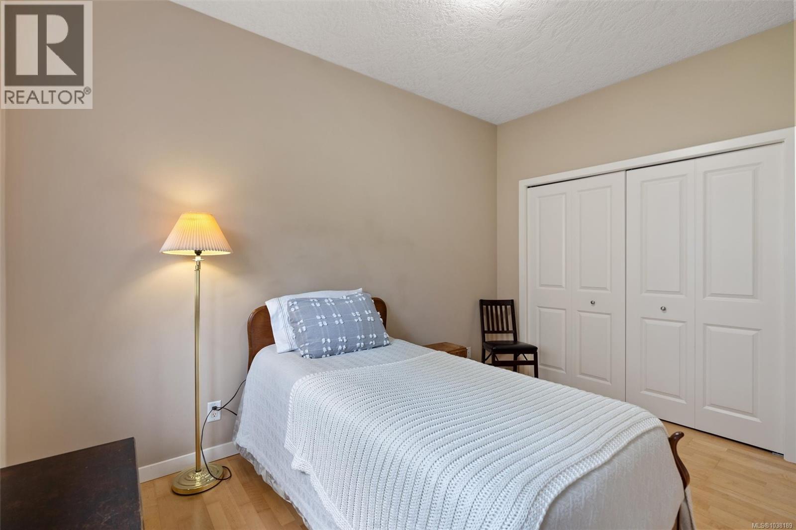 #301 2844 Bryn Maur Rd - 16