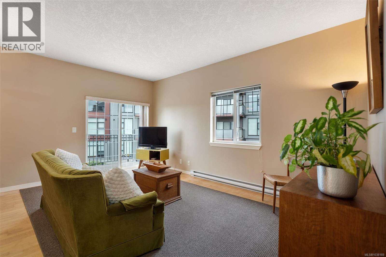 #301 2844 Bryn Maur Rd - 8
