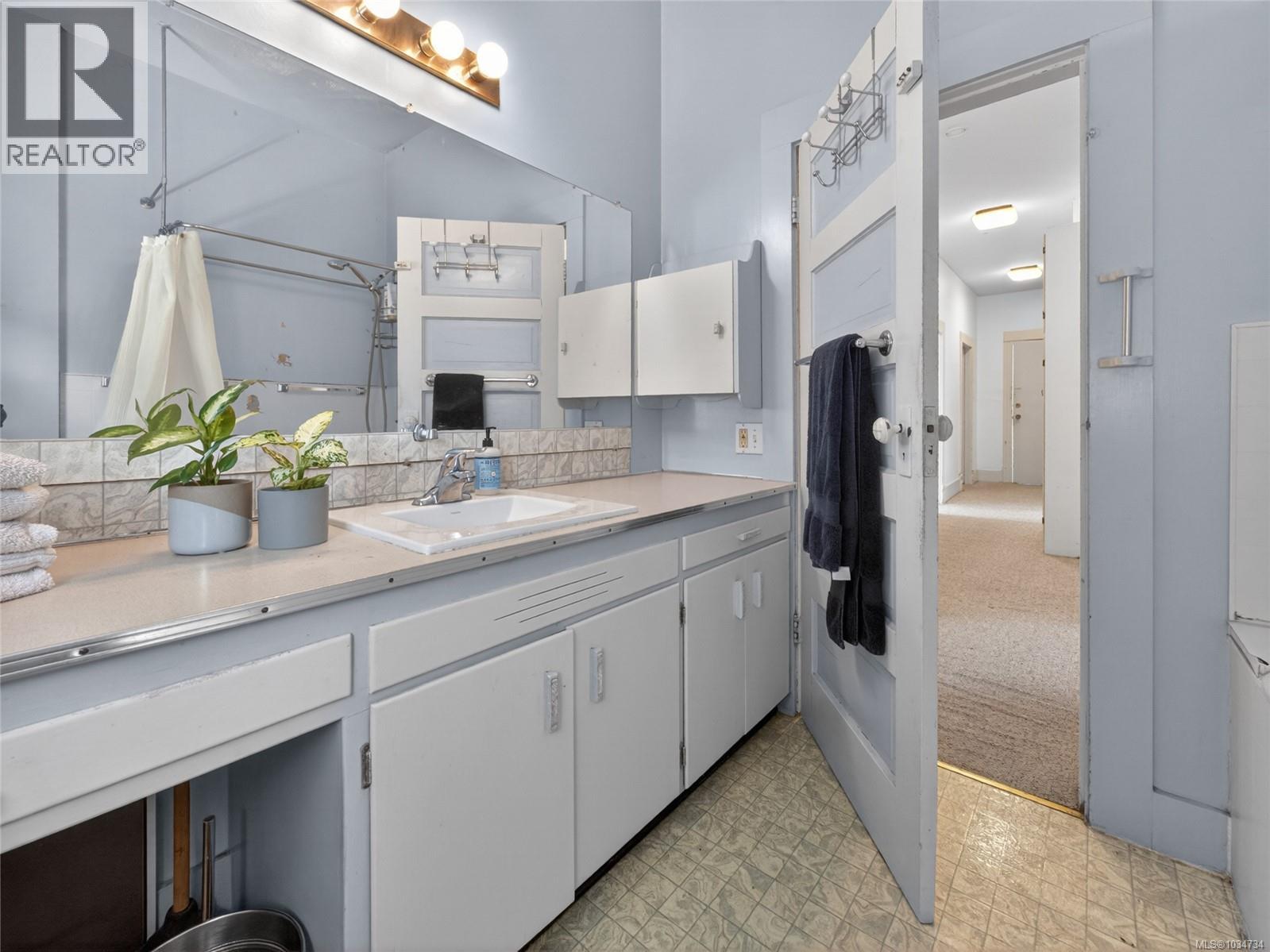 1215 Queens Ave - 20
