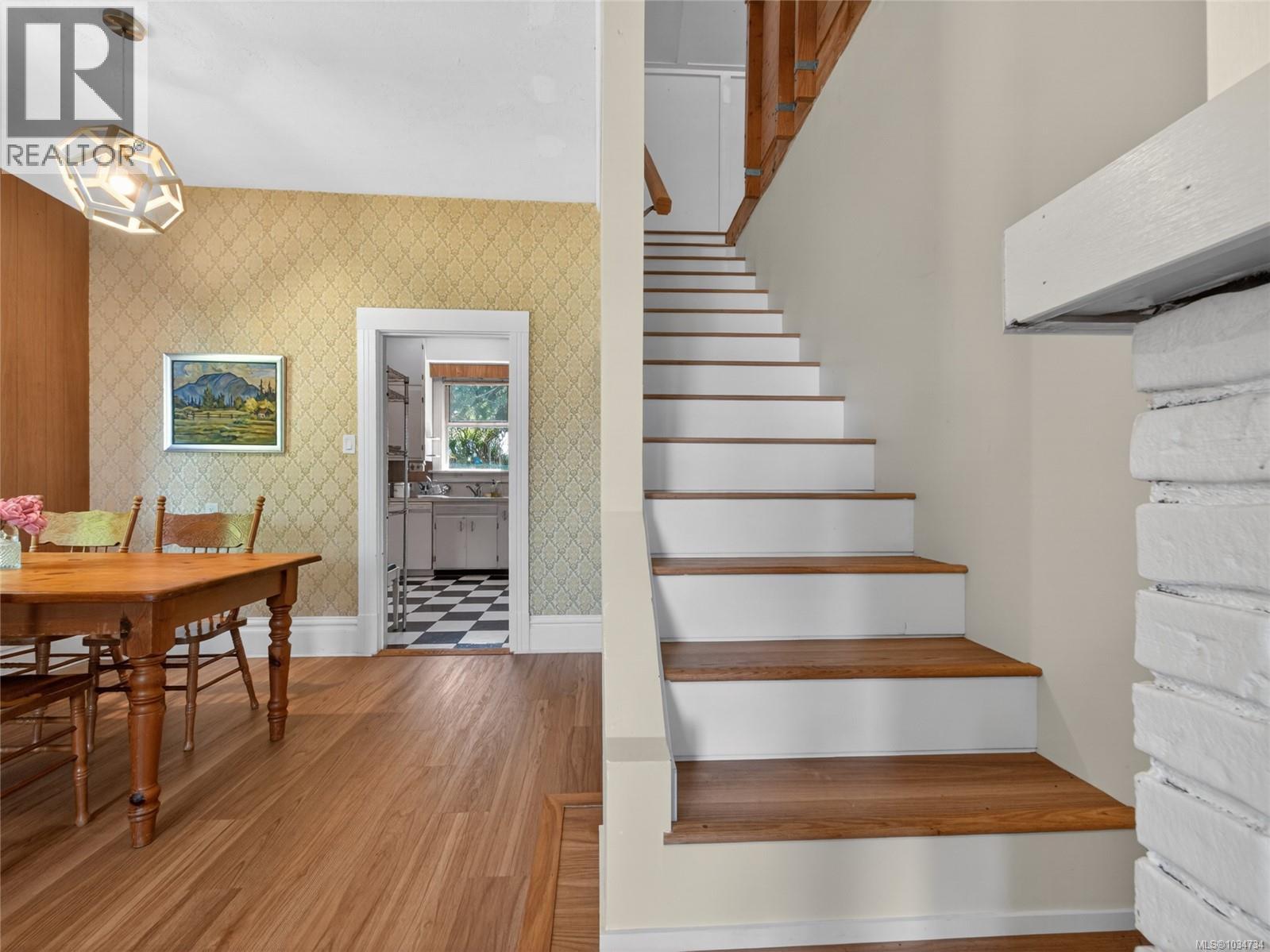 1215 Queens Ave - 22