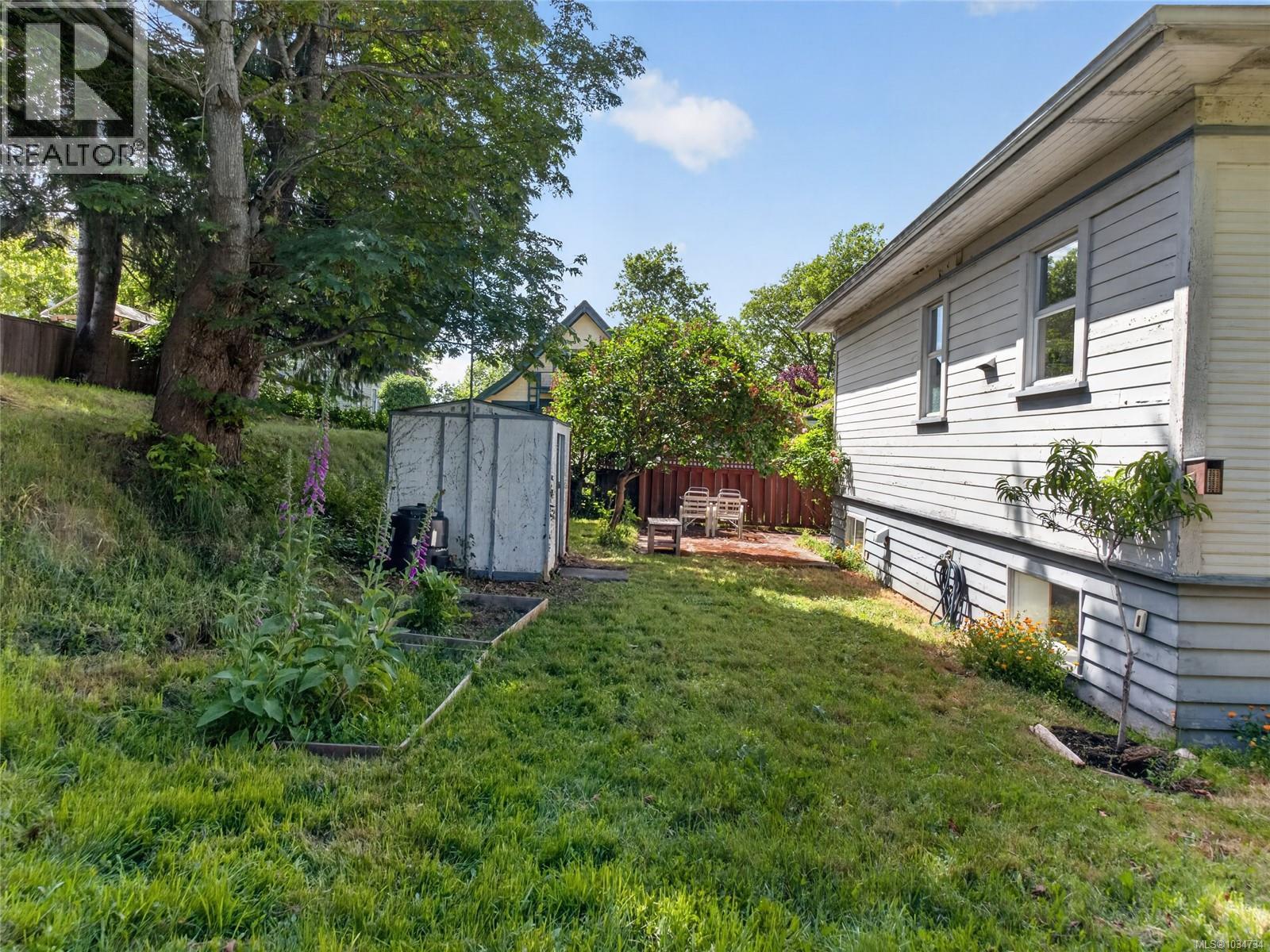 1215 Queens Ave - 48