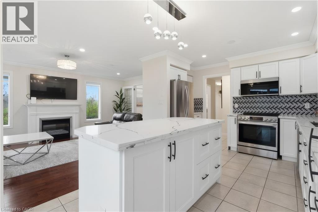 177 WATSON Road N - 19
