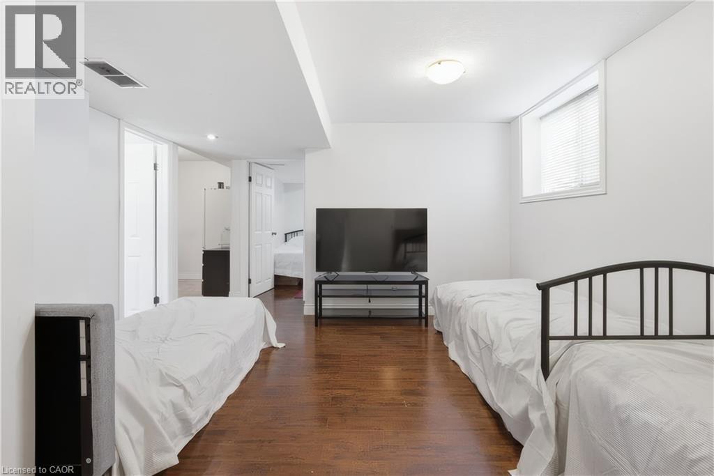 177 WATSON Road N - 23