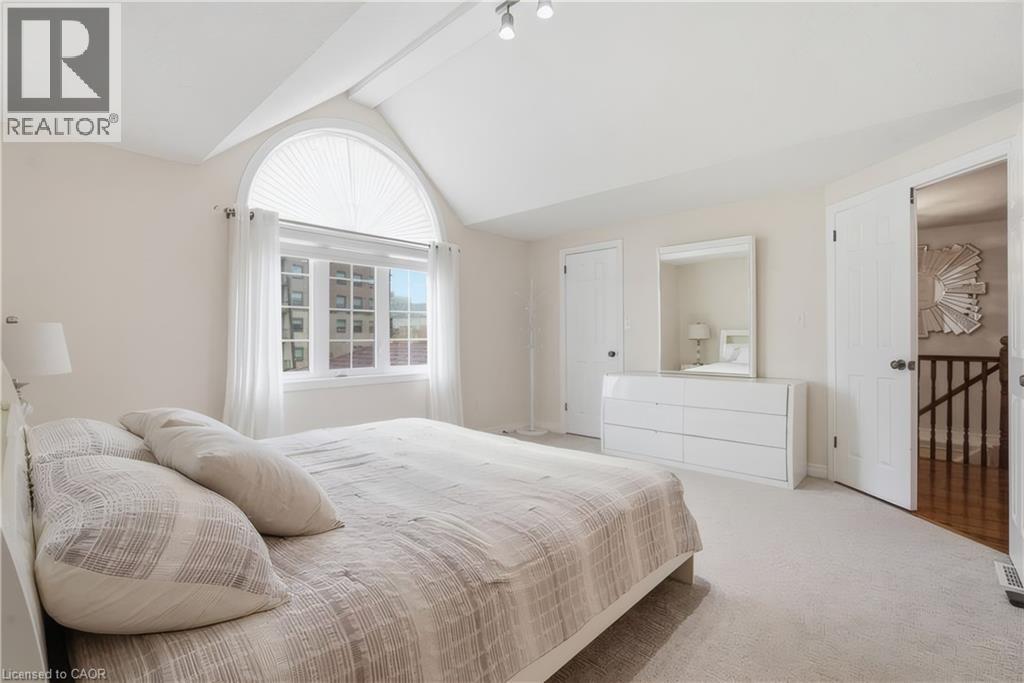 177 WATSON Road N - 32