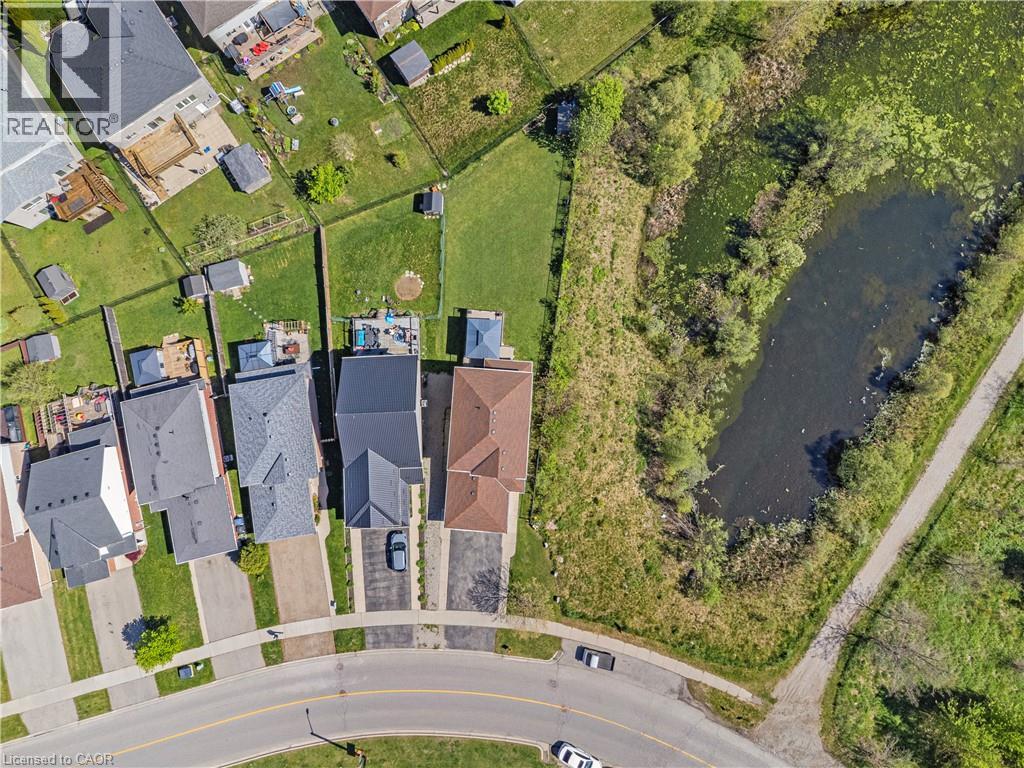 177 WATSON Road N - 42