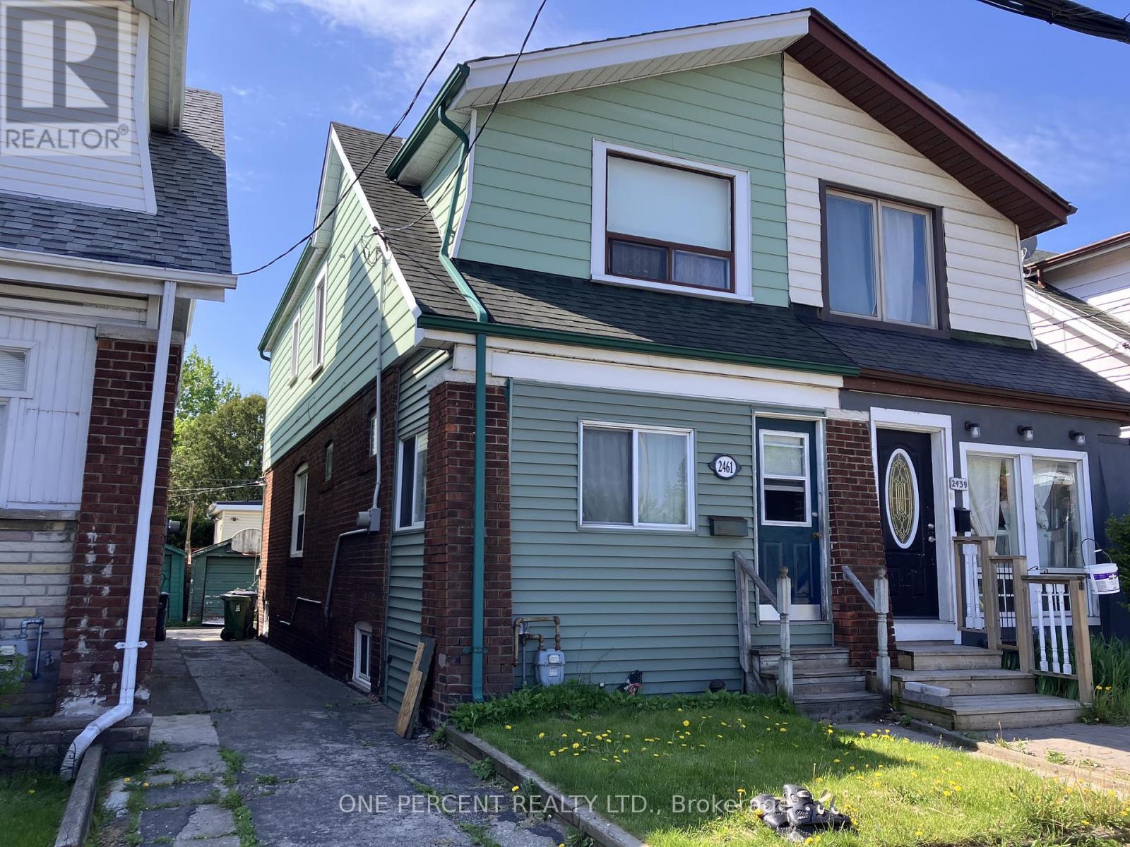 2461 GERRARD STREET E - 1