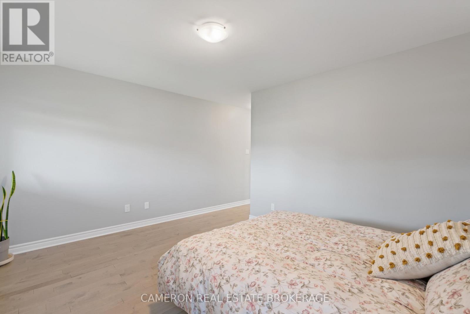 1640 OXBRIDGE DRIVE - 12