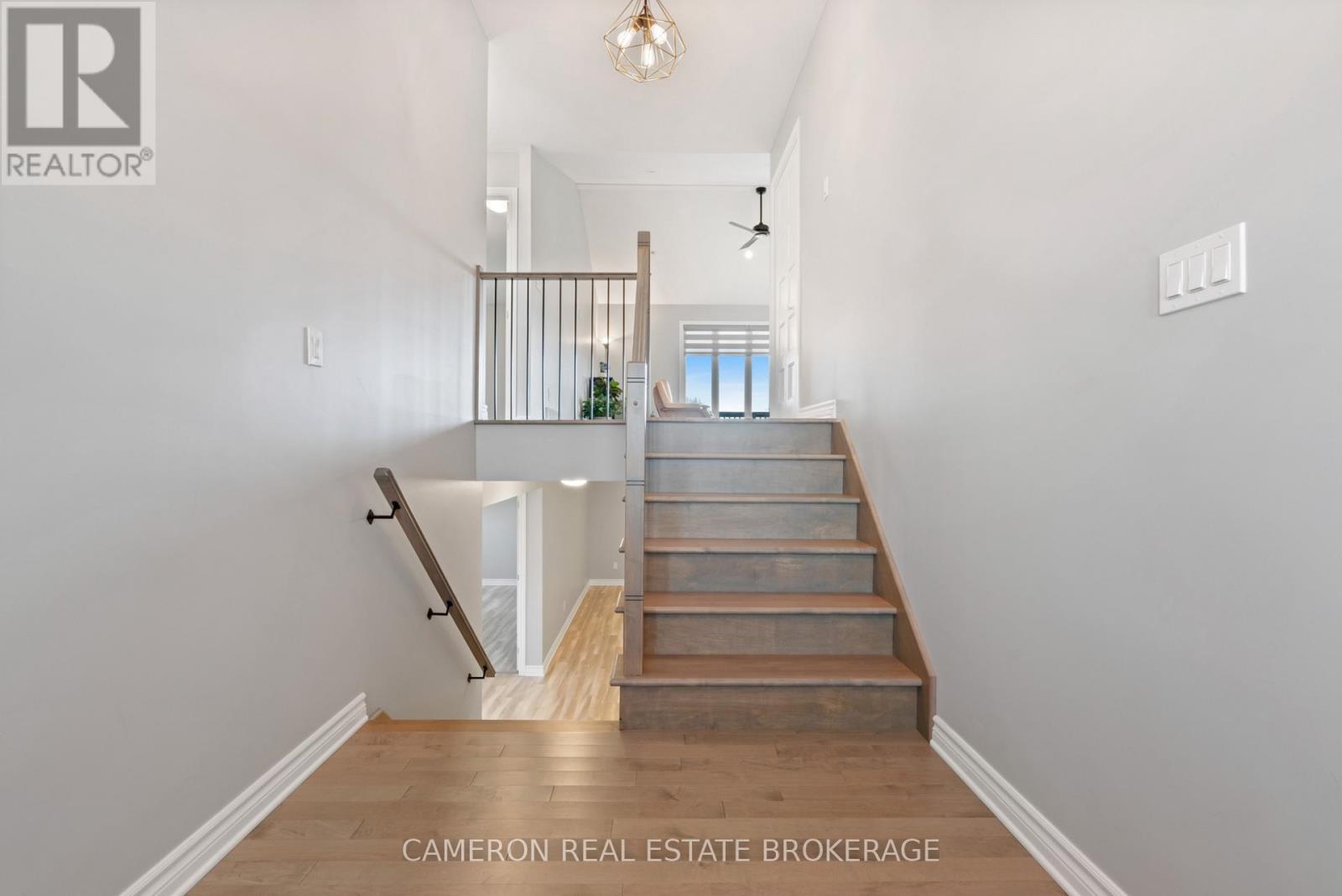 1640 OXBRIDGE DRIVE - Image 2