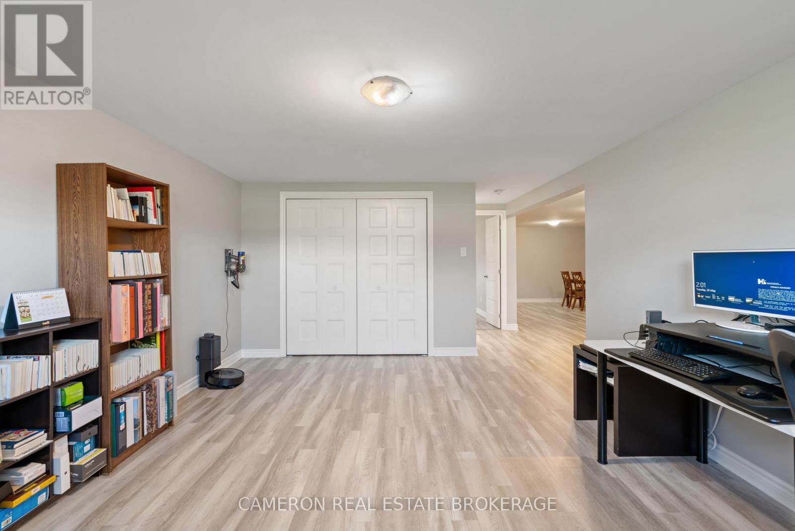 1640 OXBRIDGE DRIVE - 25