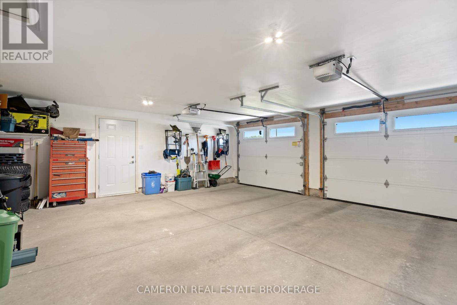 1640 OXBRIDGE DRIVE - 29