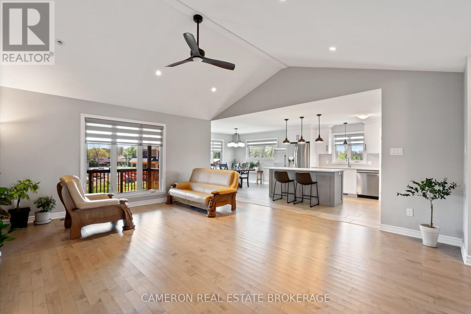 1640 OXBRIDGE DRIVE - Image 3