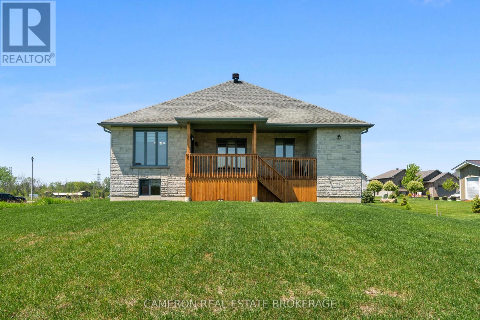 1640 OXBRIDGE DRIVE - 33