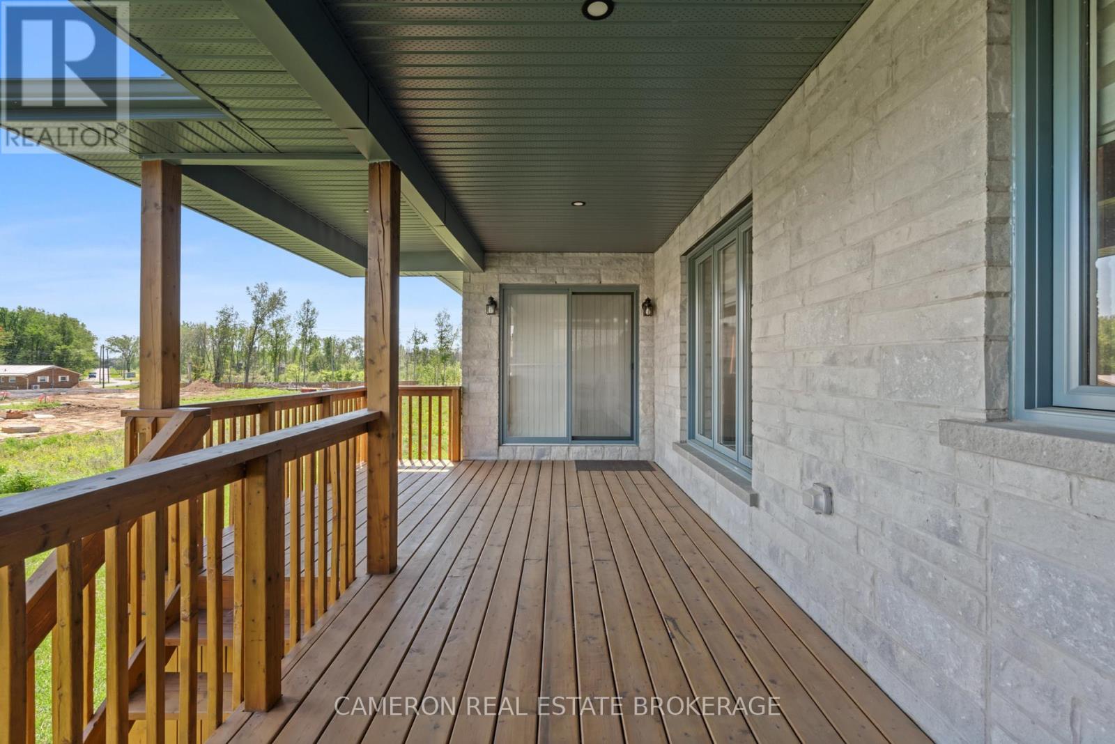 1640 OXBRIDGE DRIVE - 34