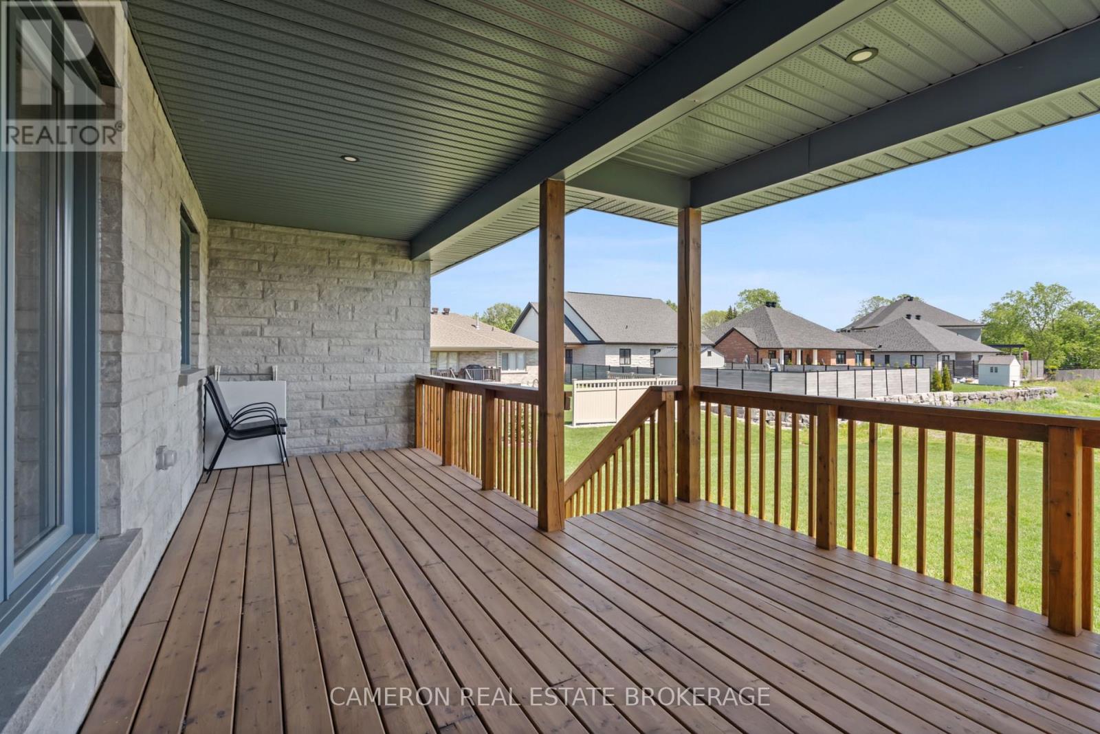 1640 OXBRIDGE DRIVE - 35