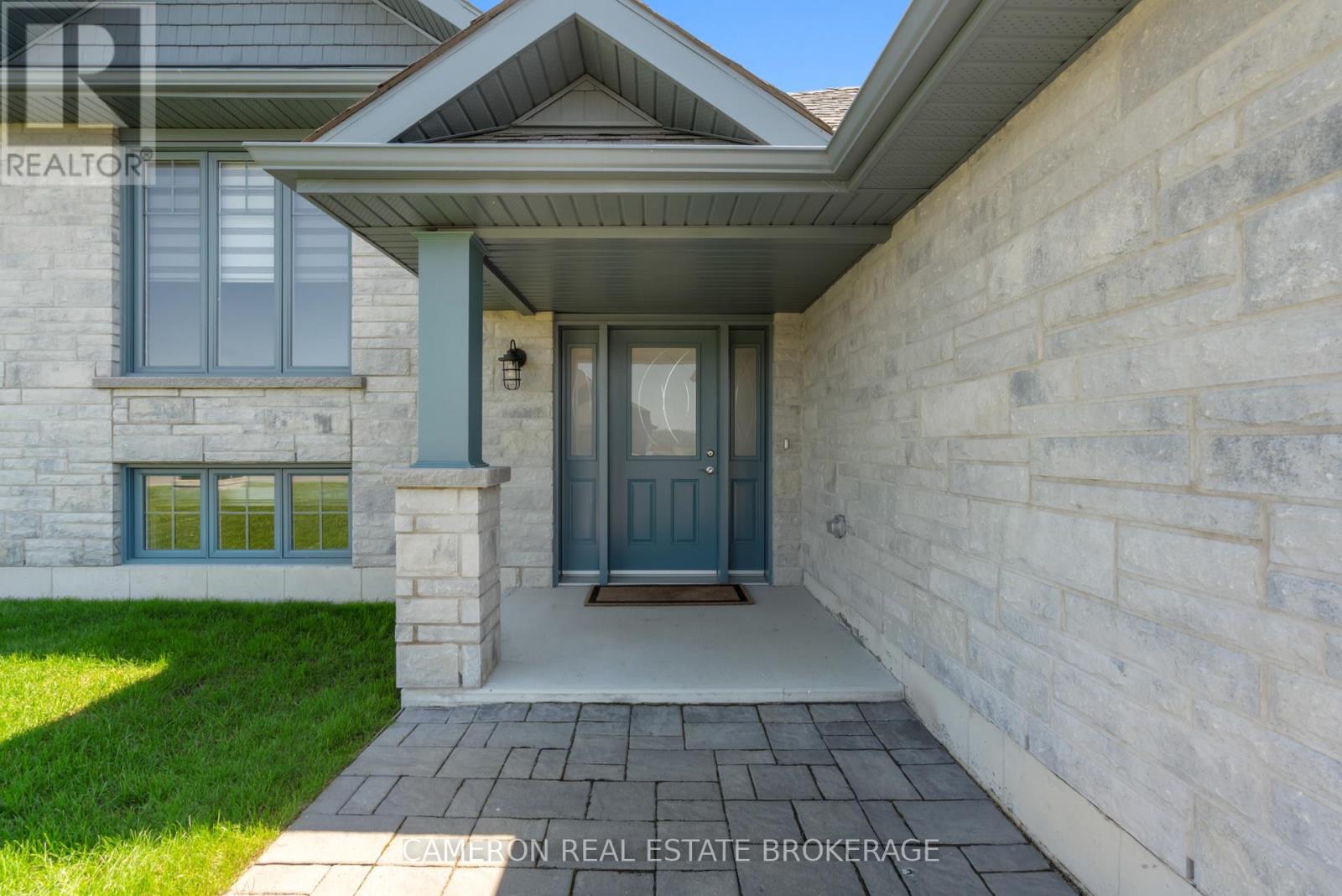 1640 OXBRIDGE DRIVE - 36
