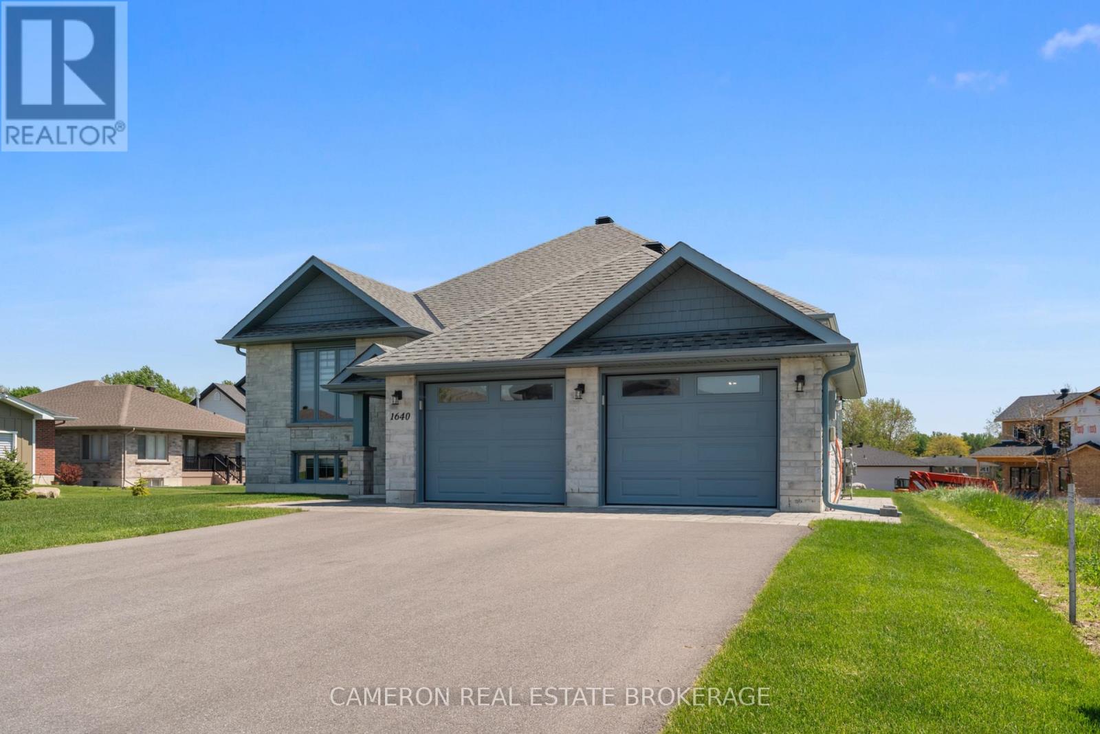 1640 OXBRIDGE DRIVE - 38