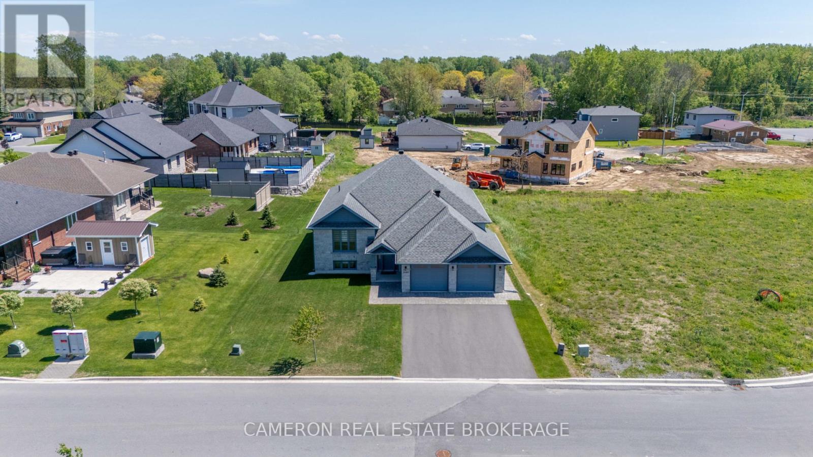 1640 OXBRIDGE DRIVE - 39