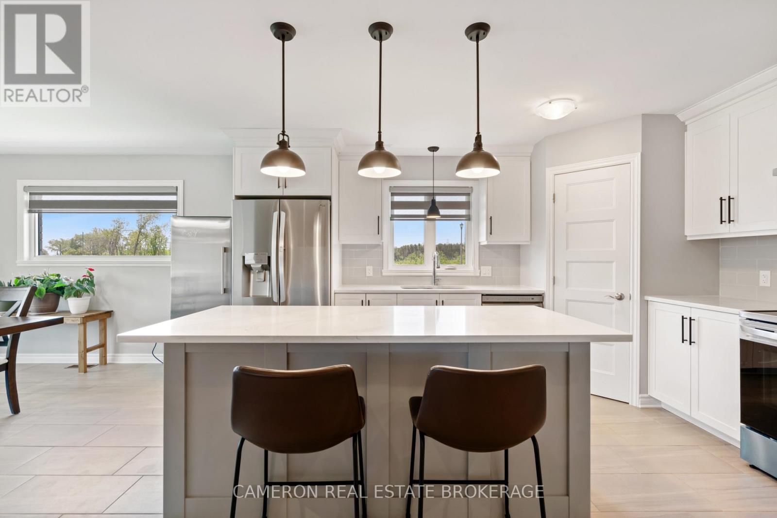 1640 OXBRIDGE DRIVE - 4