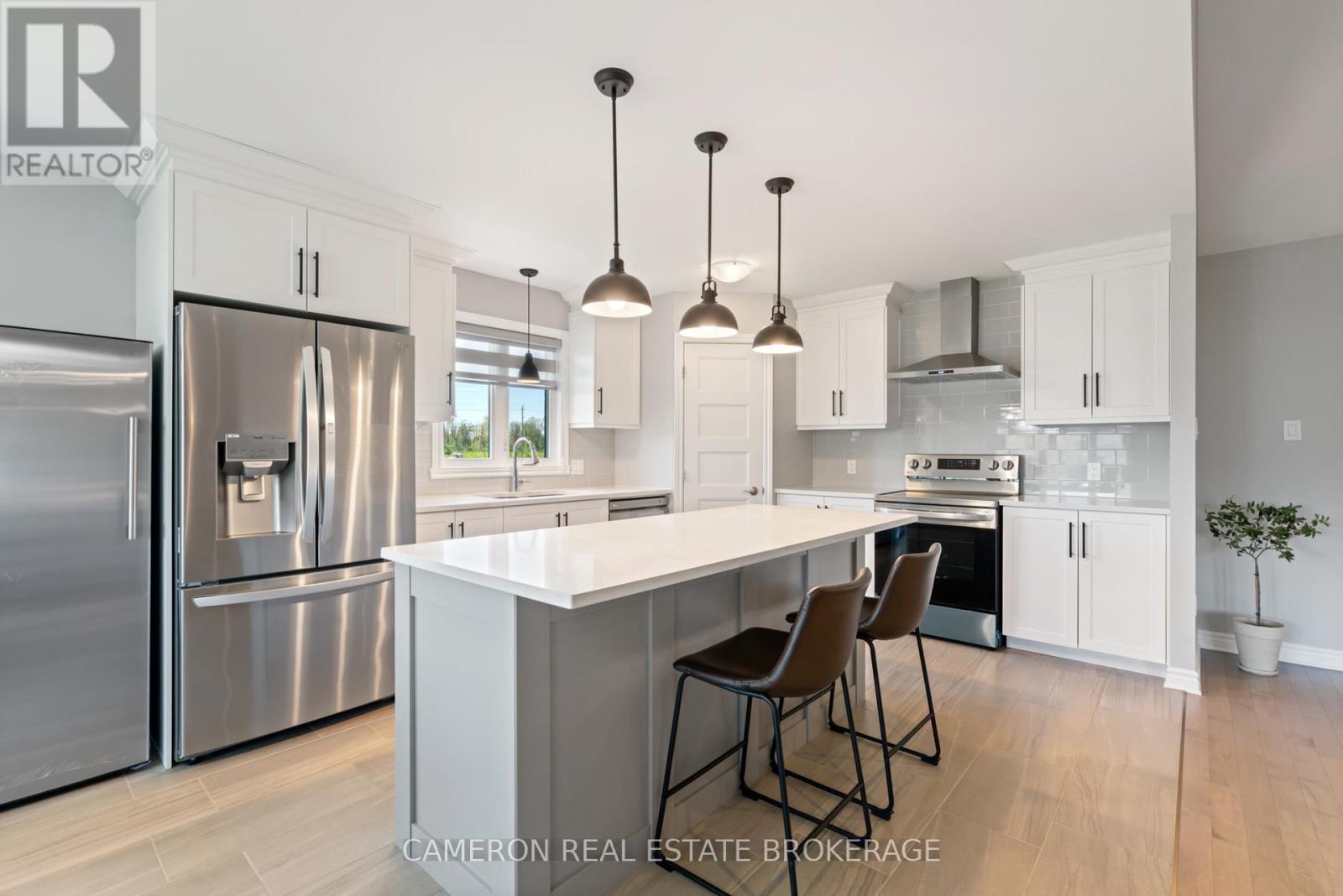 1640 OXBRIDGE DRIVE - 5
