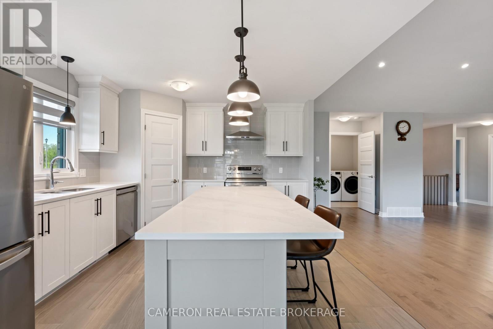 1640 OXBRIDGE DRIVE - 6