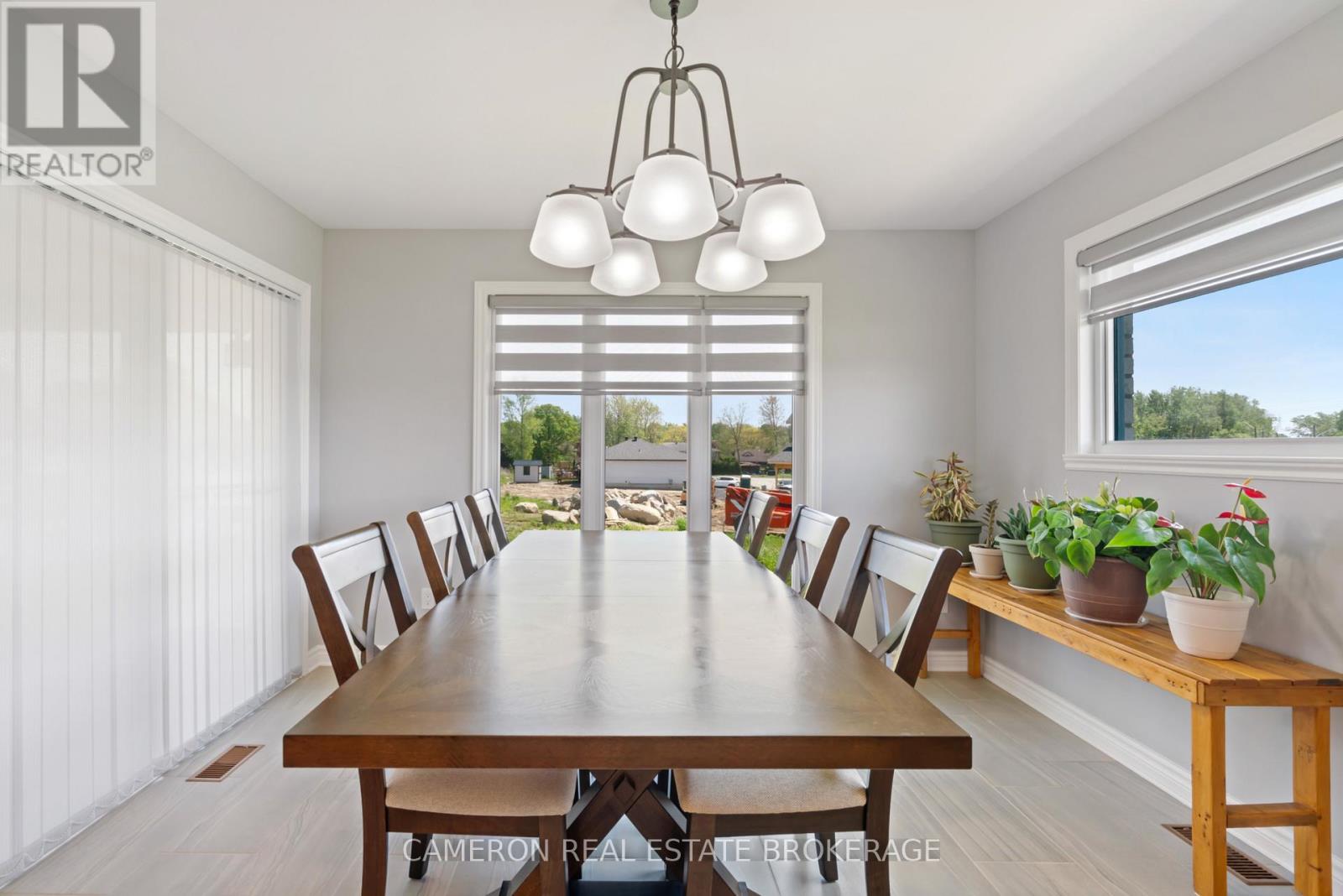 1640 OXBRIDGE DRIVE - 8