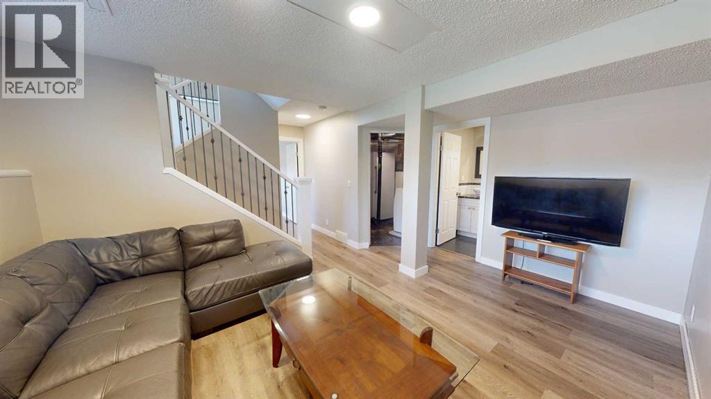 117 Midcrest Crescent SE - 14