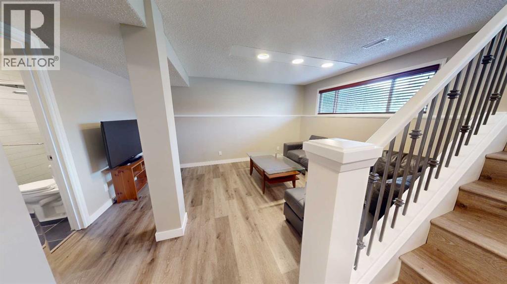 117 Midcrest Crescent SE - 16
