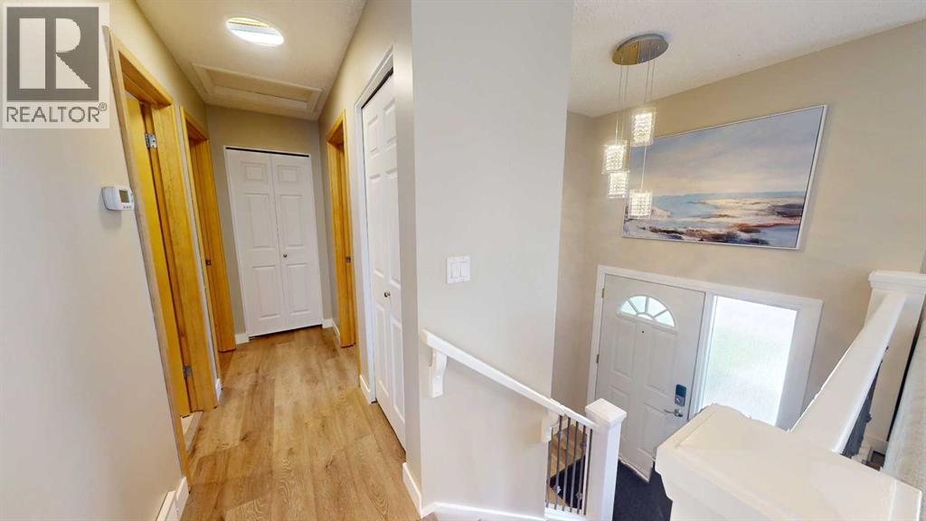 117 Midcrest Crescent SE - 9