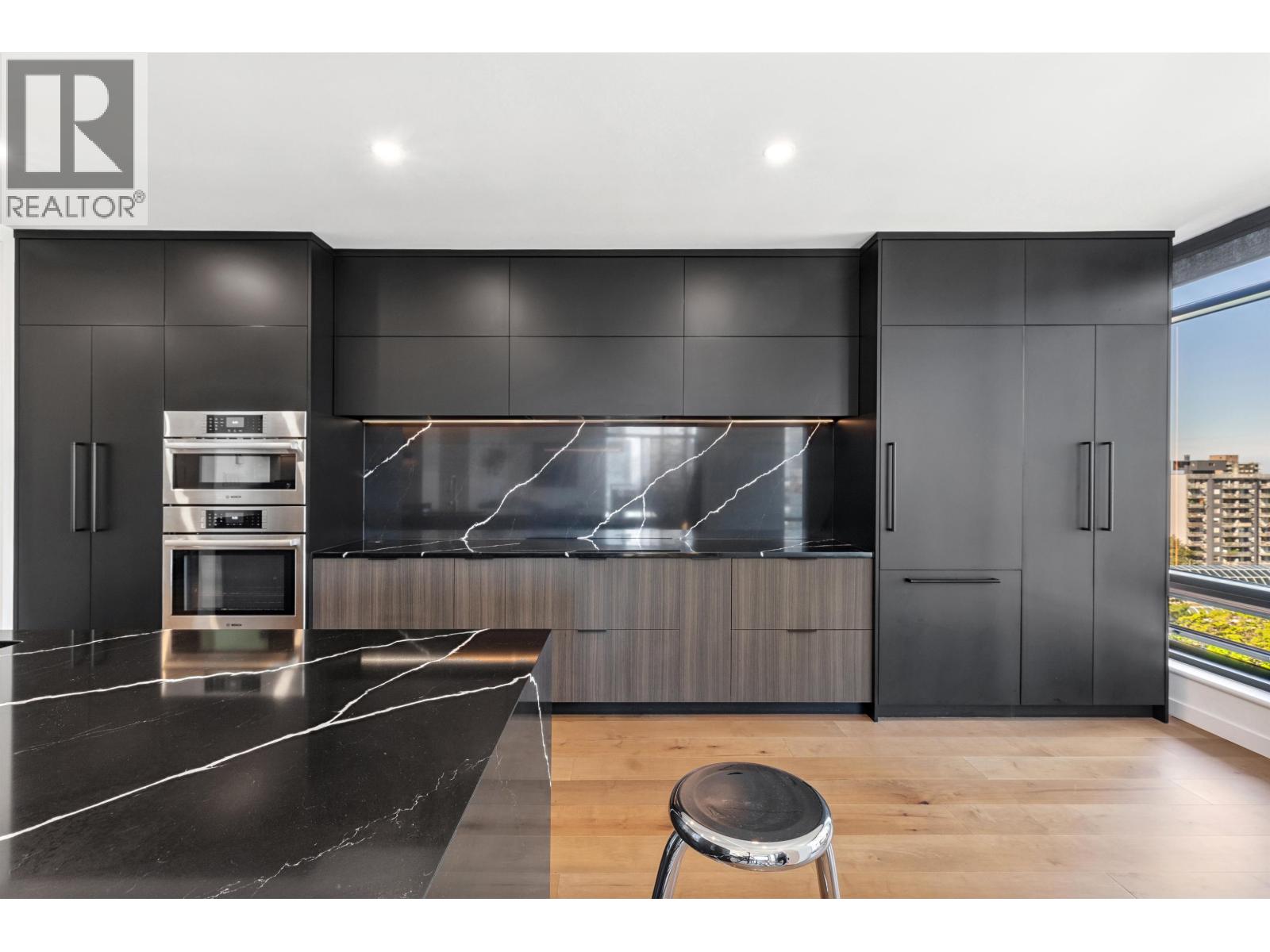 8C 1500 ALBERNI Street - main photo