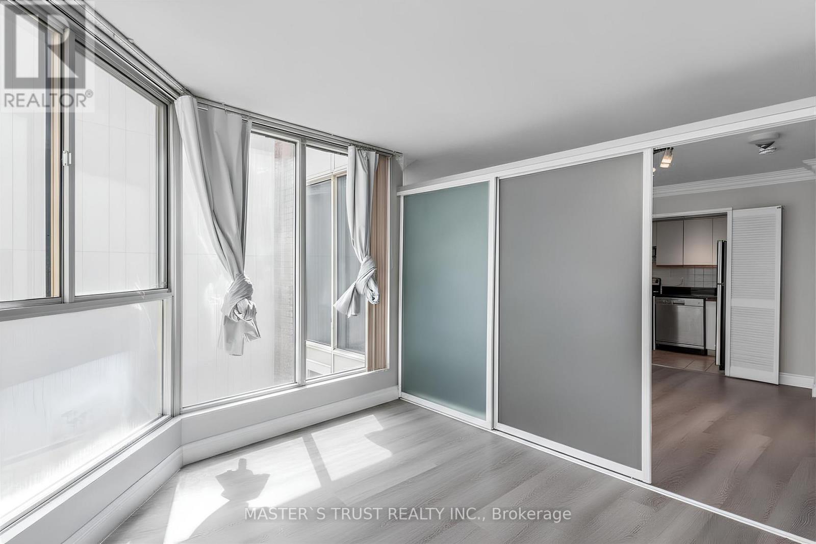 #1702 55 CENTRE AVENUE - 18