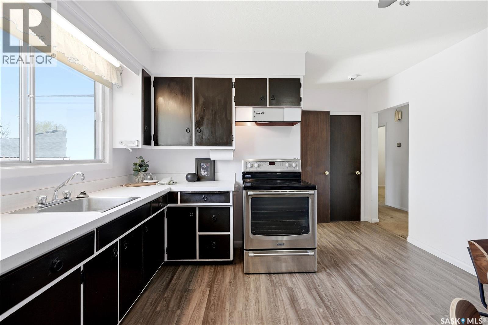 #1901 William AVENUE - 10