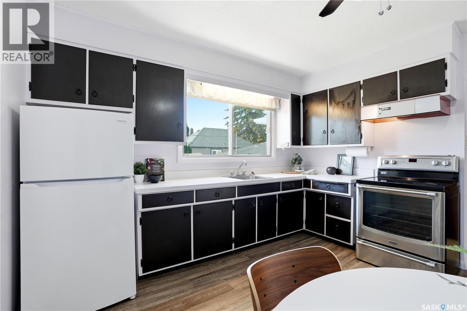 #1901 William AVENUE - 11
