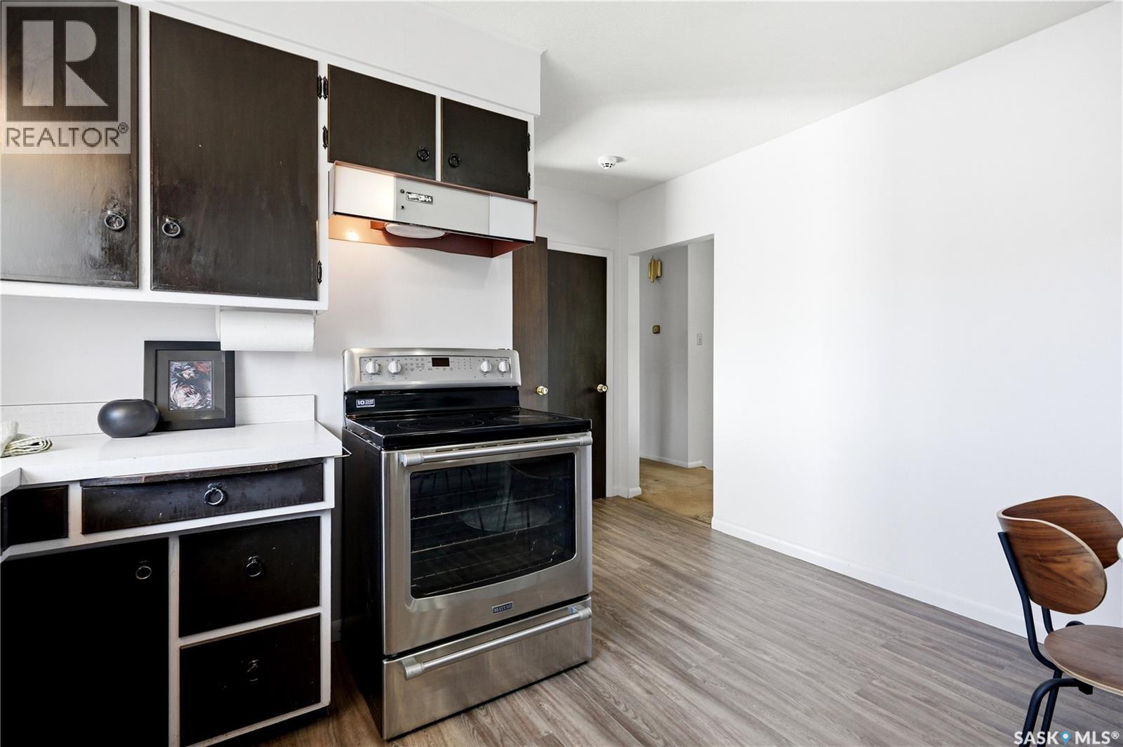 #1901 William AVENUE - 12