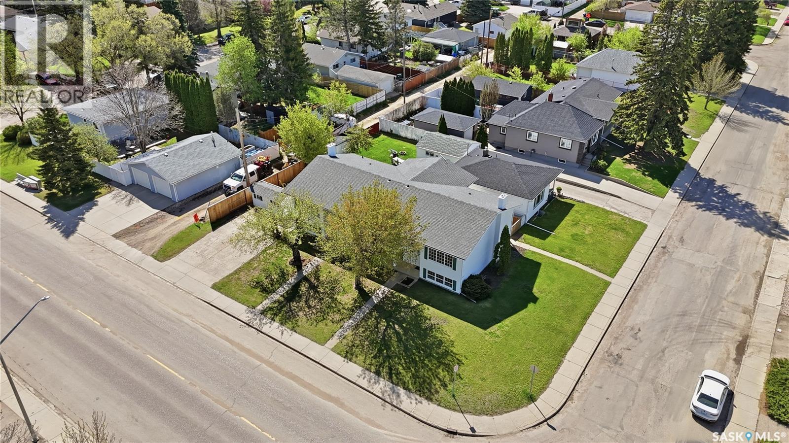 #1901 William AVENUE - 52