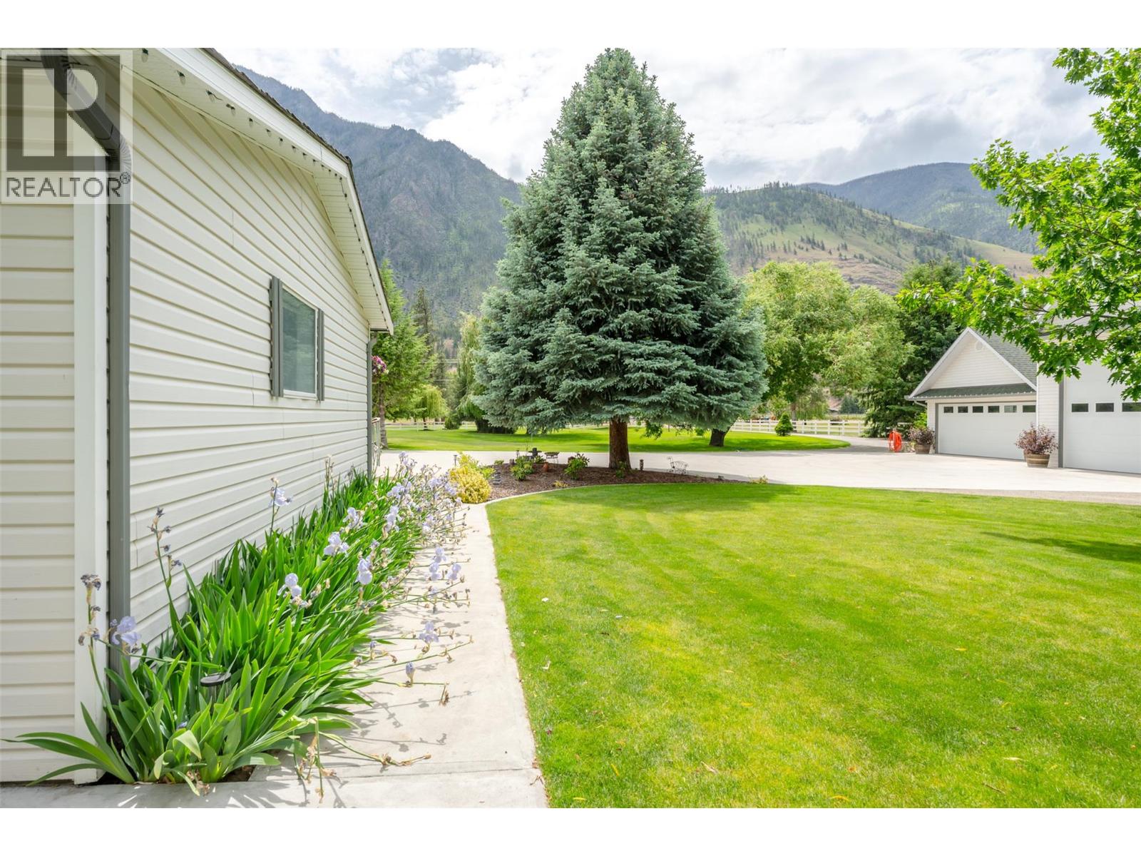  2900 River Road, Keremeos