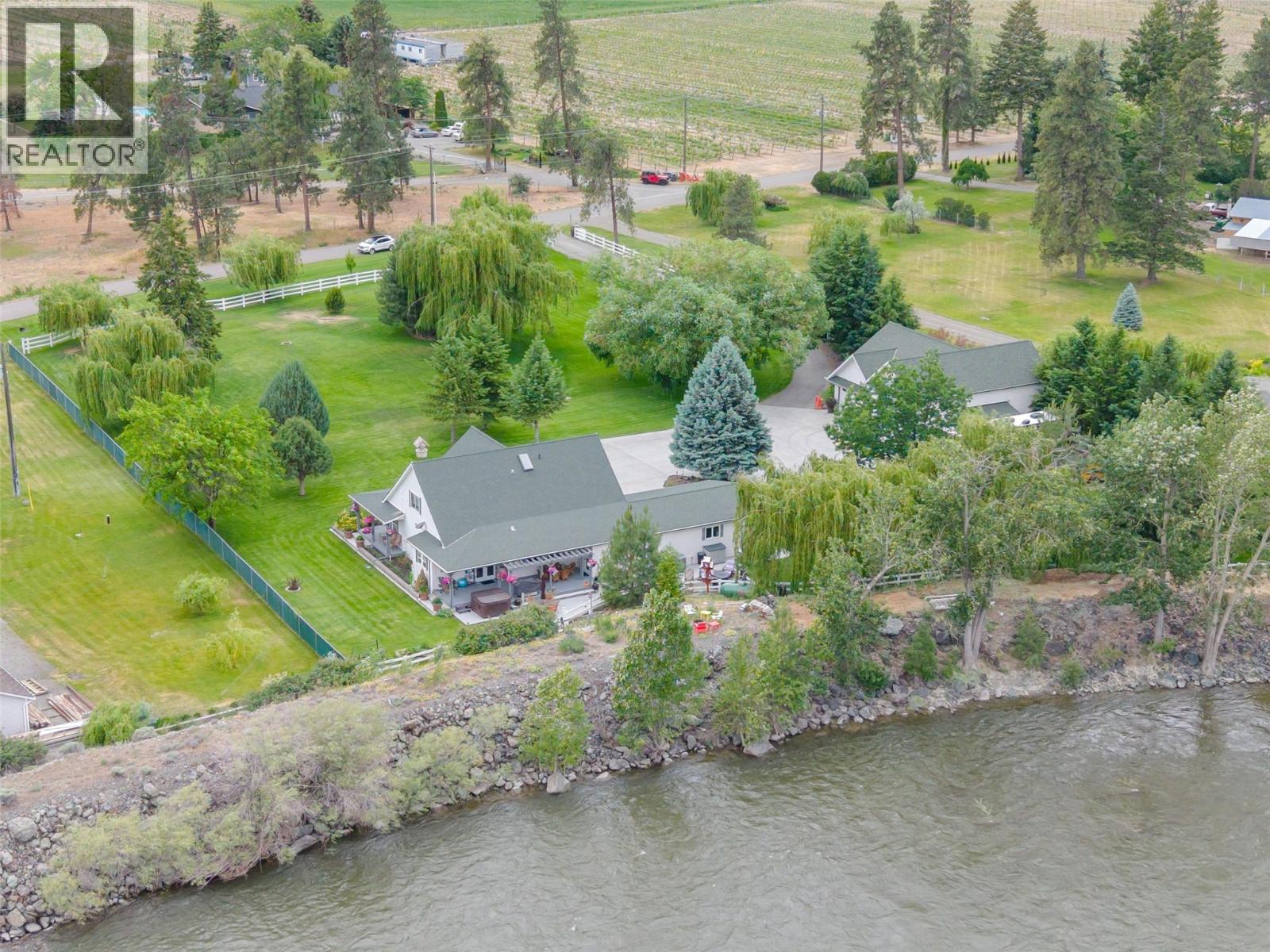  2900 River Road, Keremeos