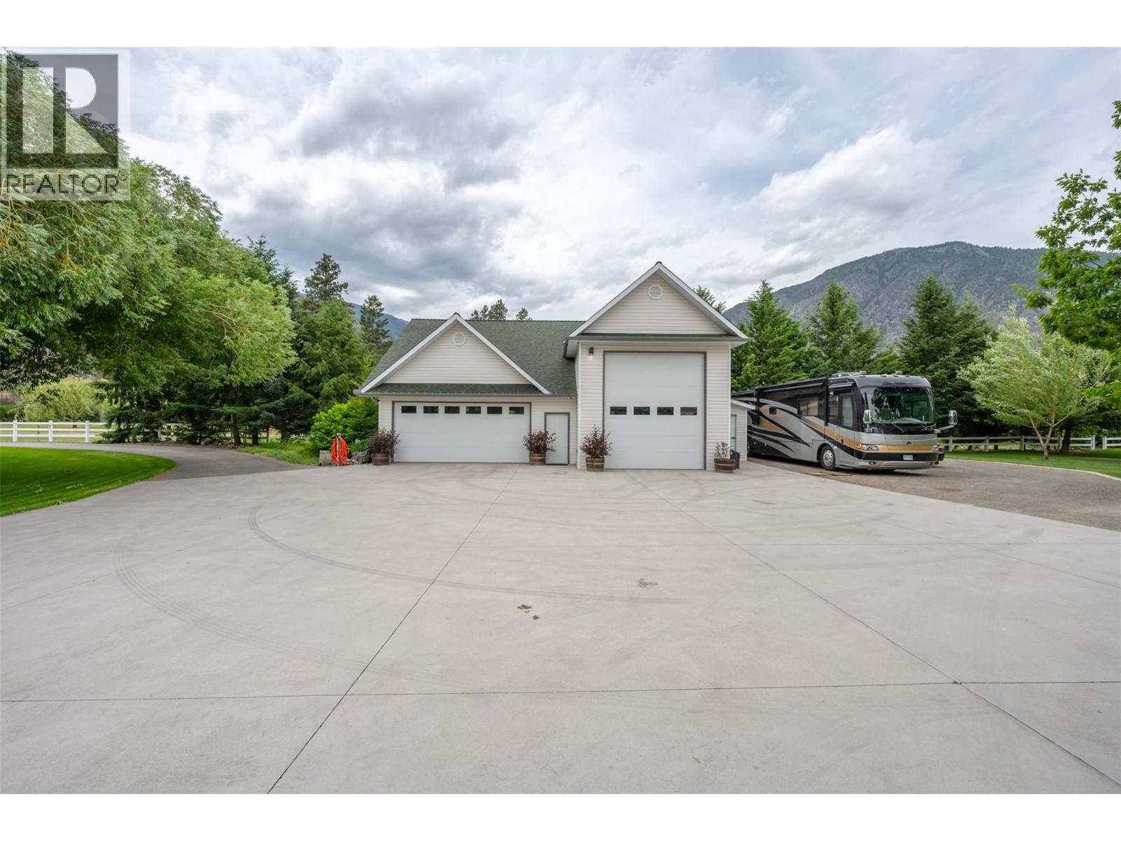  2900 River Road, Keremeos
