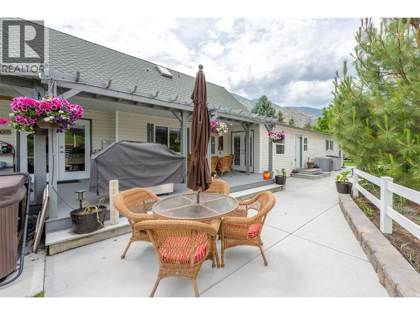  2900 River Road, Keremeos