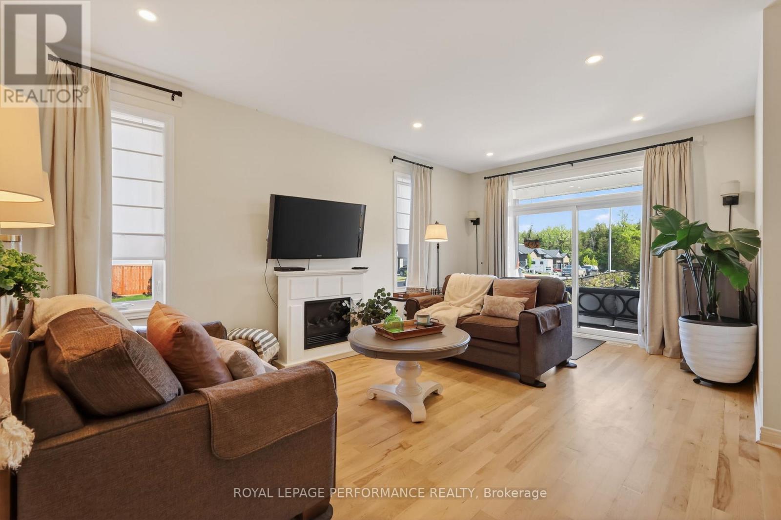 669 BRACEWELL STREET - 13