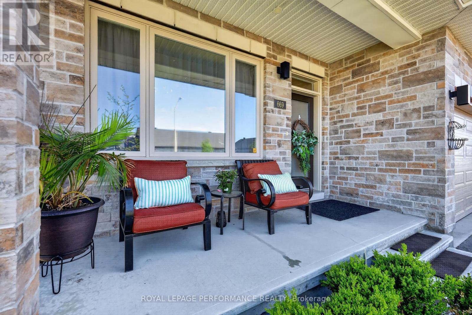 669 BRACEWELL STREET - 3