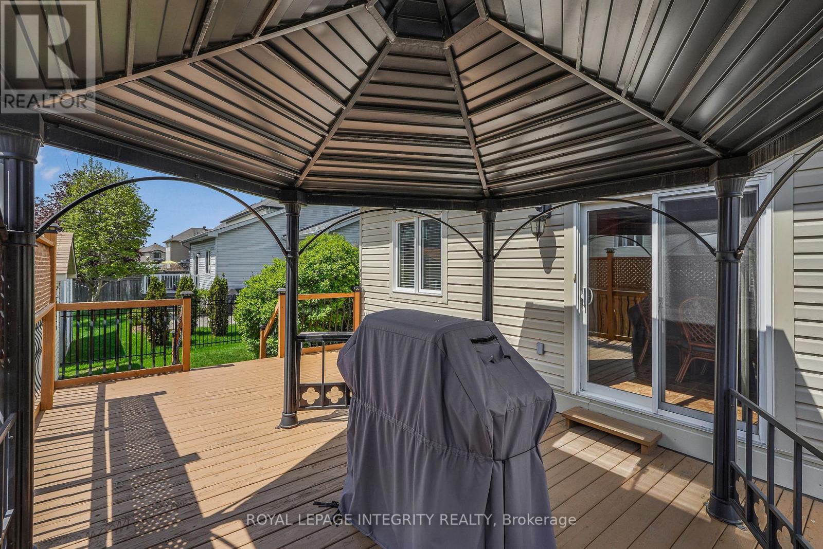 460 JASPER CRESCENT - 26