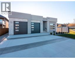  1723 Treffry Place, Summerland