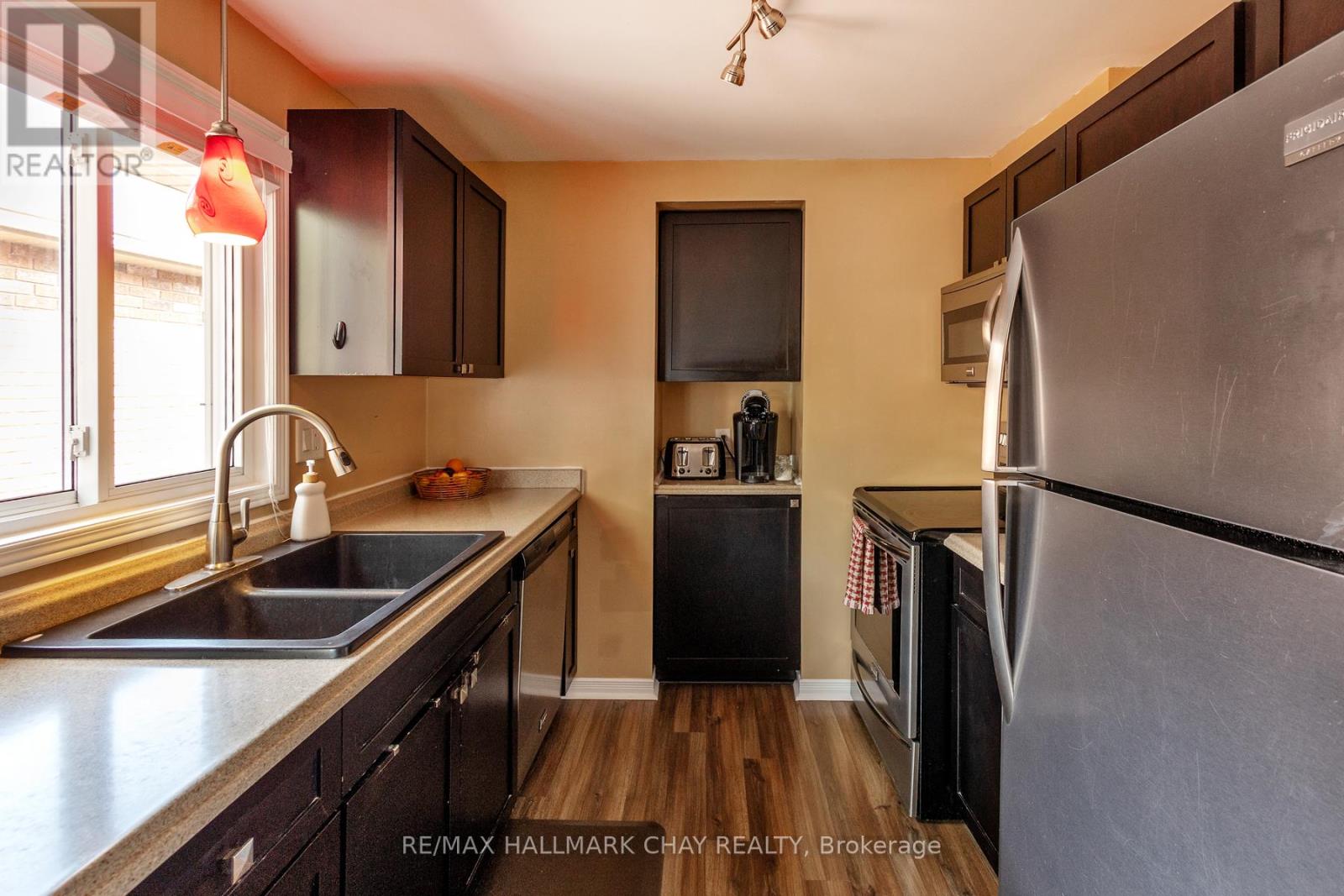 90 LAIDLAW DRIVE - 12