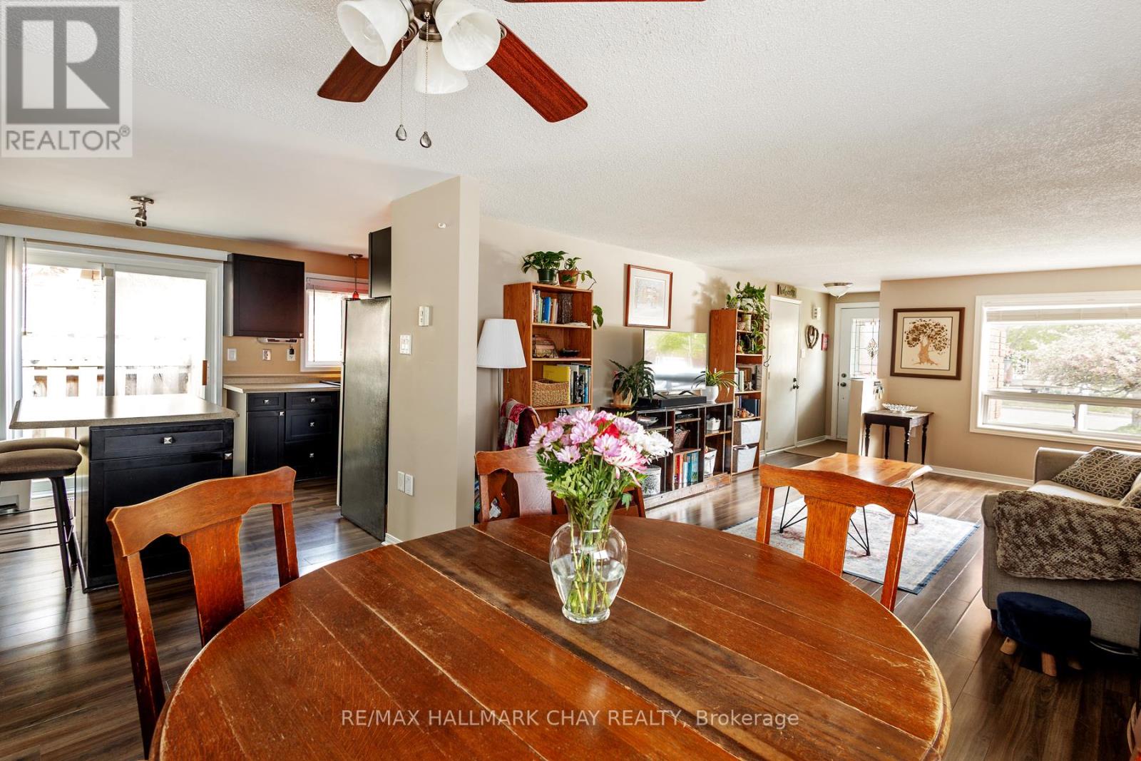 90 LAIDLAW DRIVE - 22