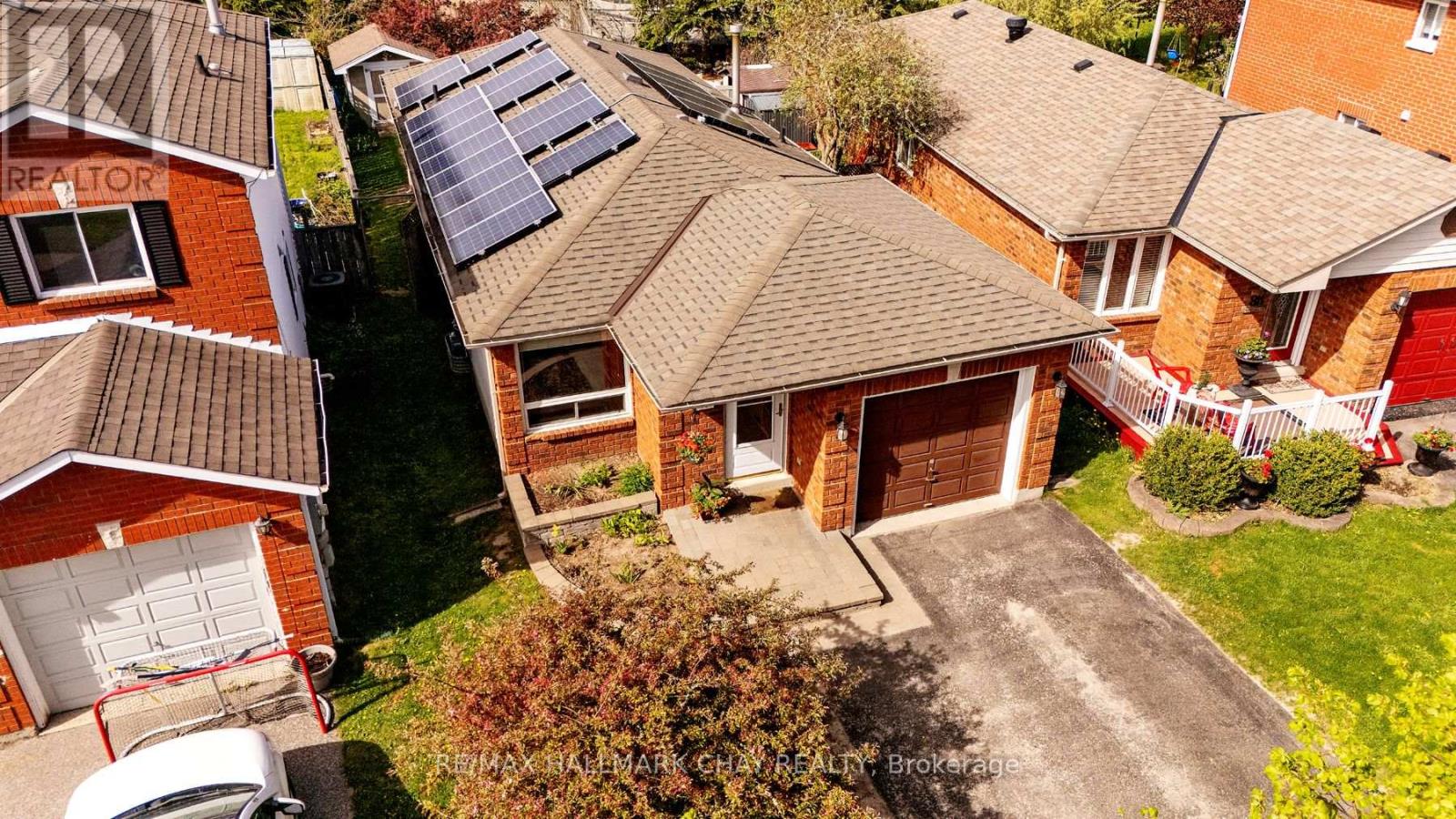 90 LAIDLAW DRIVE - 34