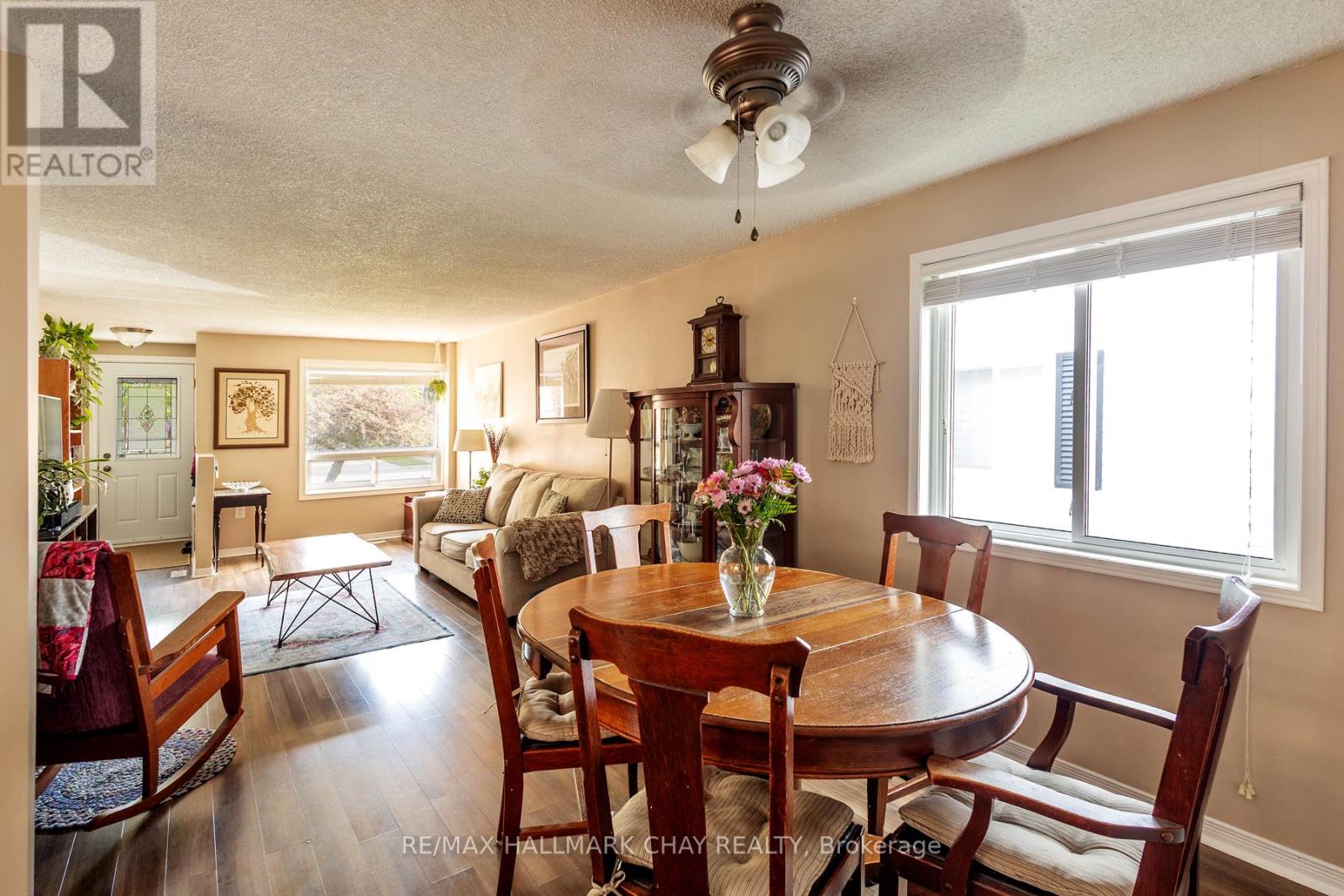 90 LAIDLAW DRIVE - 6