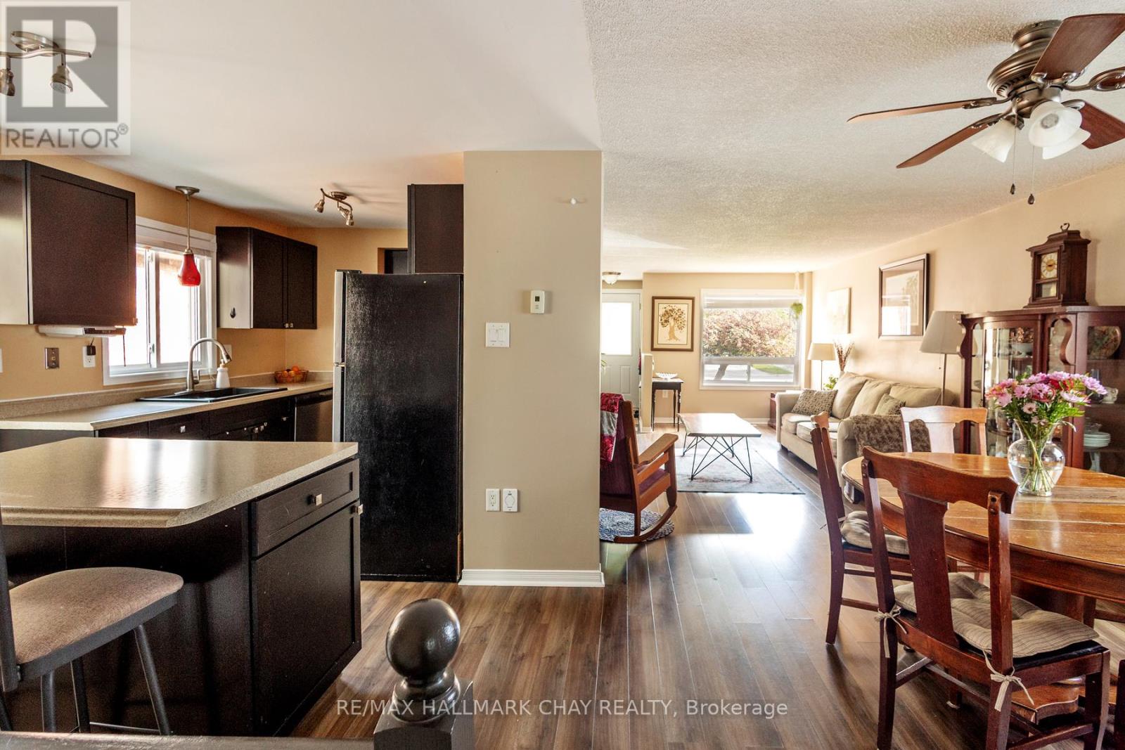 90 LAIDLAW DRIVE - 7