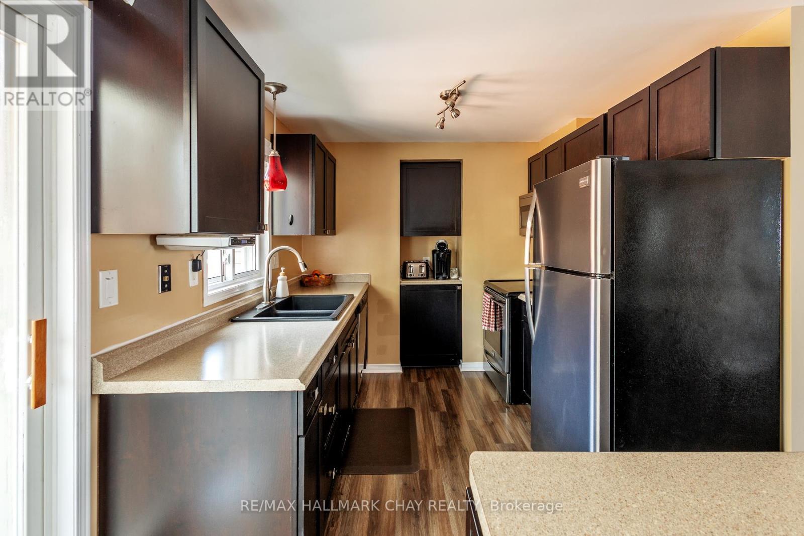 90 LAIDLAW DRIVE - 9